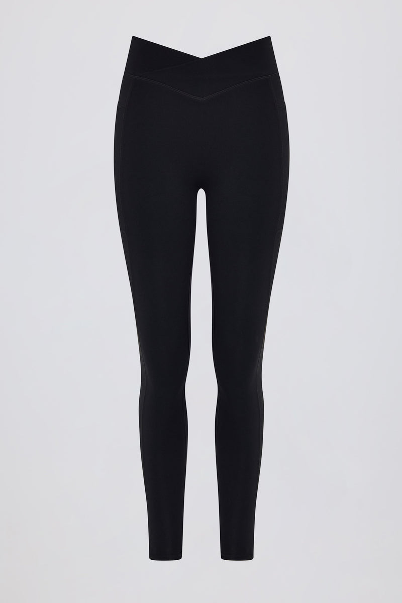 Soft Active Crossover Pocket Leggings in Black