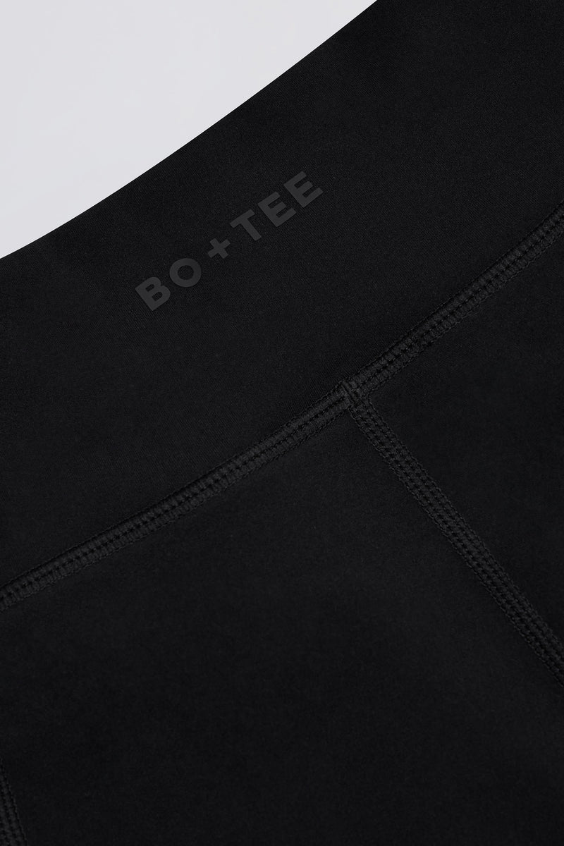 Soft Active Crossover Pocket Leggings in Black